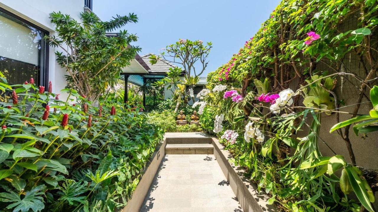 Kejora 12 Beachfront 3 Bedroom Luxe Villa サヌール エクステリア 写真