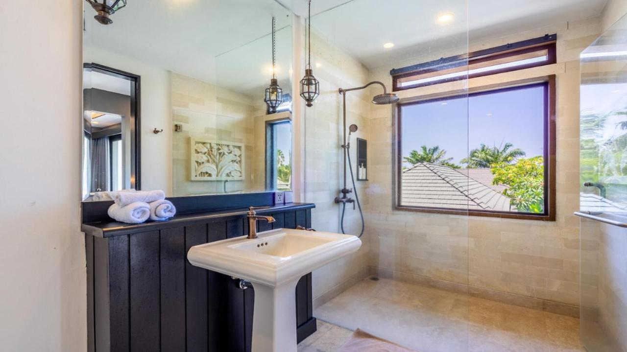 Kejora 12 Beachfront 3 Bedroom Luxe Villa サヌール エクステリア 写真