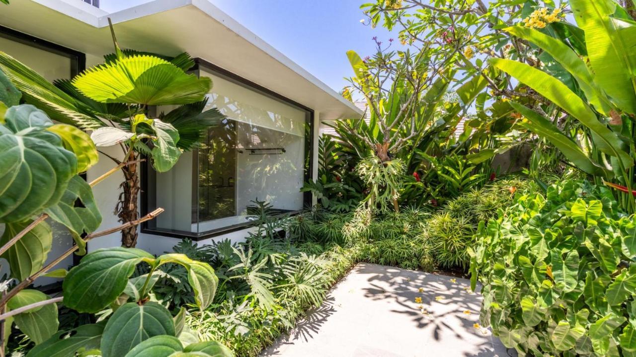 Kejora 12 Beachfront 3 Bedroom Luxe Villa サヌール エクステリア 写真
