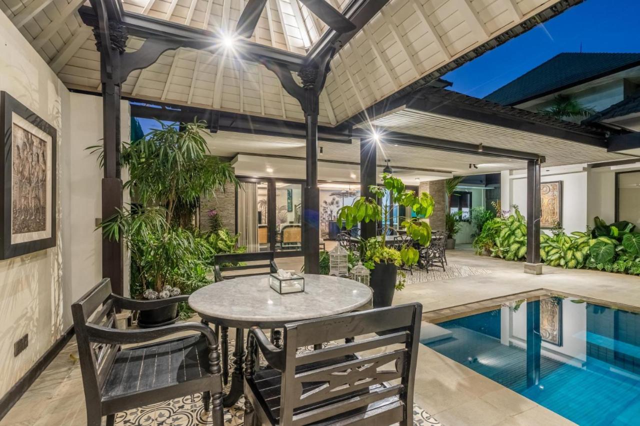 Kejora 12 Beachfront 3 Bedroom Luxe Villa サヌール エクステリア 写真