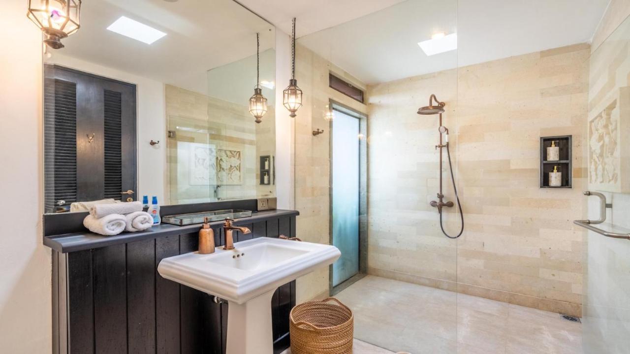 Kejora 12 Beachfront 3 Bedroom Luxe Villa サヌール エクステリア 写真